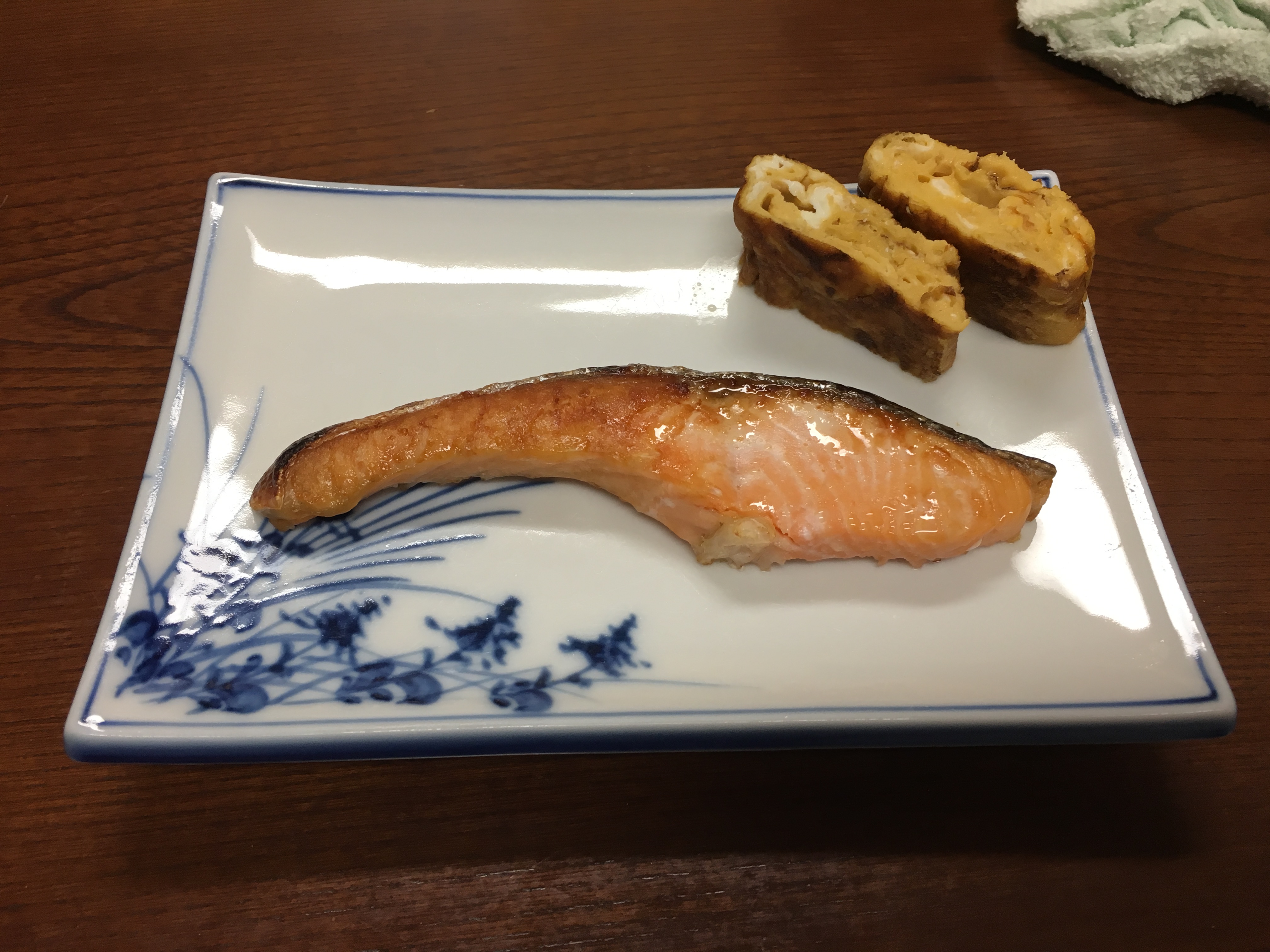 和食_焼き魚鮭.JPG無料料理写真