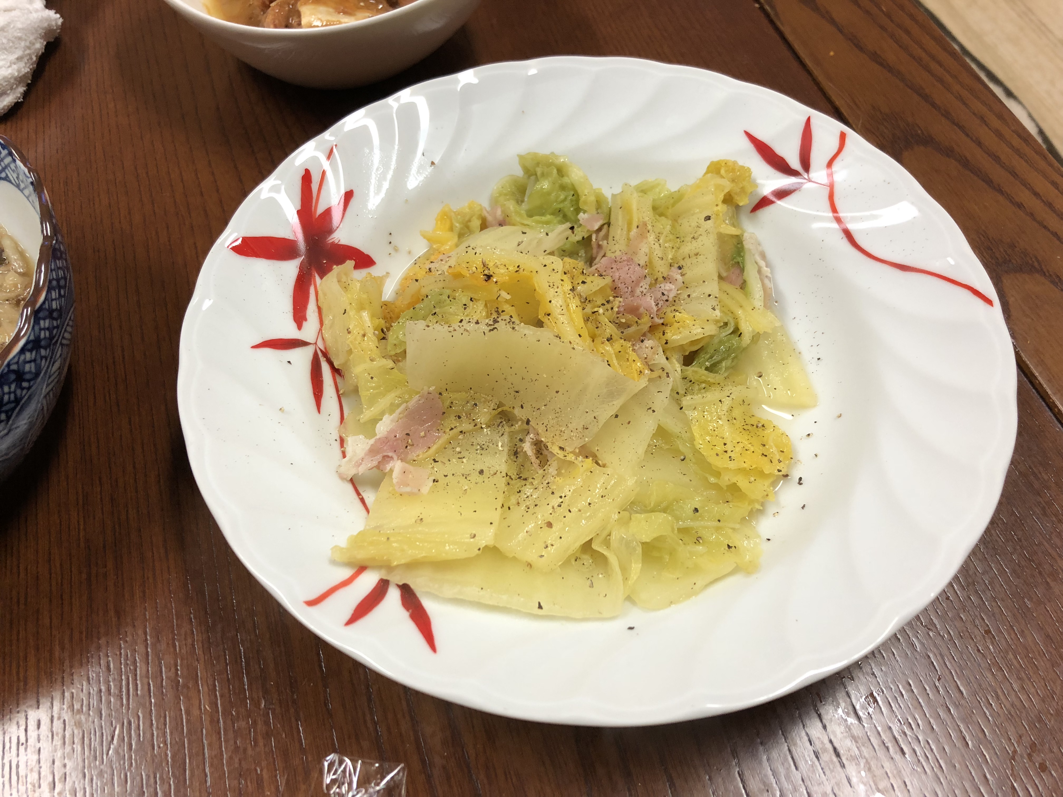 洋食_白菜のペペロンチーノ蒸し.JPG無料料理写真